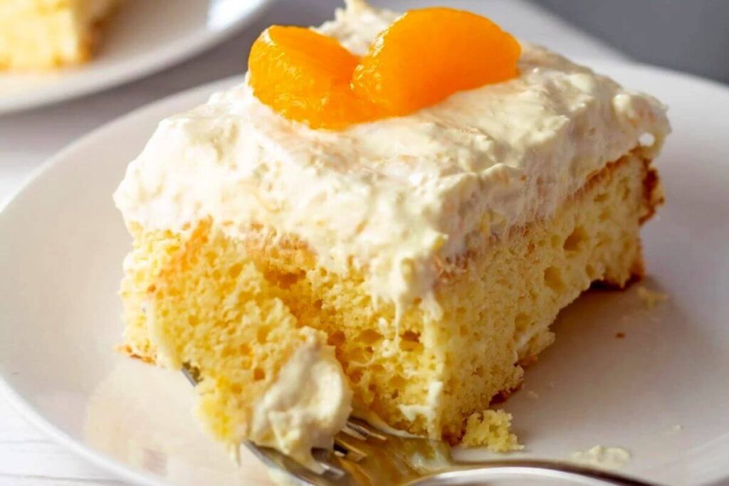 Pioneer Woman Mandarin Orange Cake Recipe (Copycat)