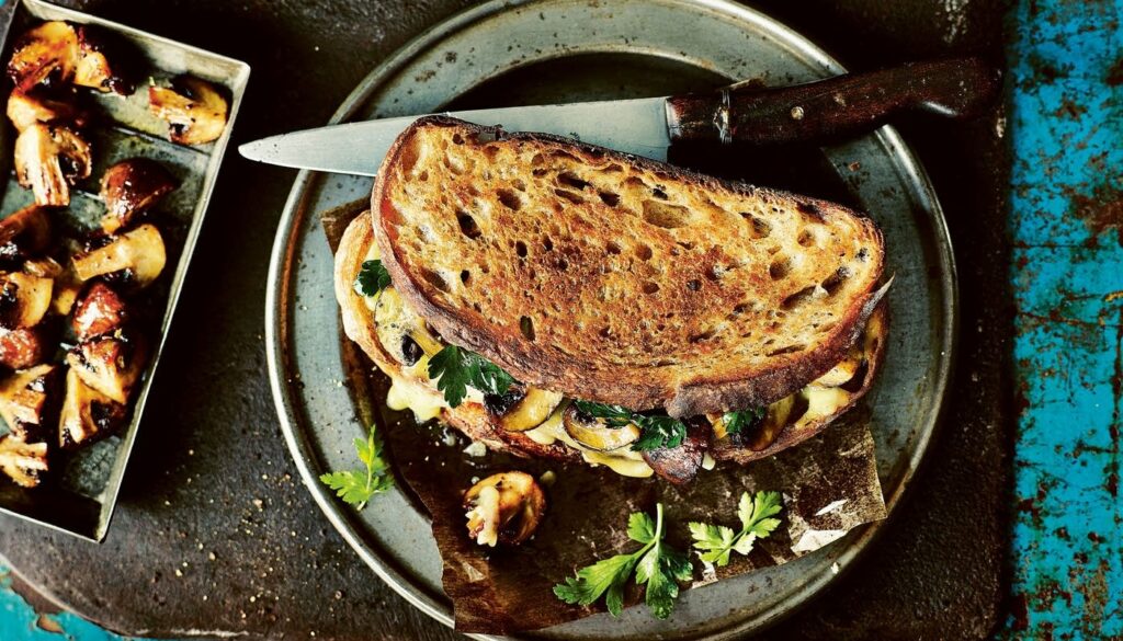 roasted-mushroom-sandwich